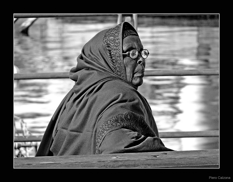 Curiosità b n
