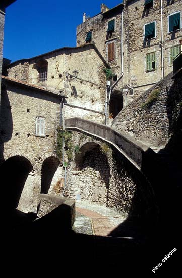 v 04-163