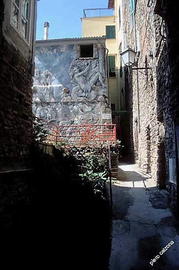 v149-11