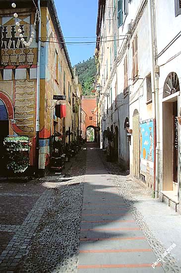 v149-12